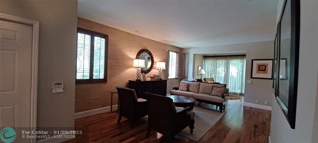 Building Photo - 6688 Via Regina