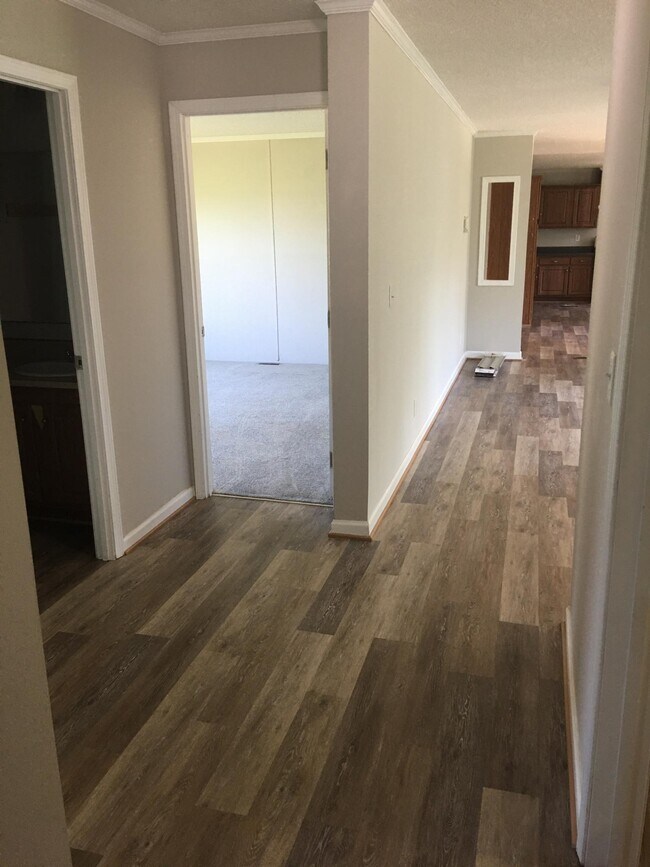 Building Photo - 796 Breazeale Rd