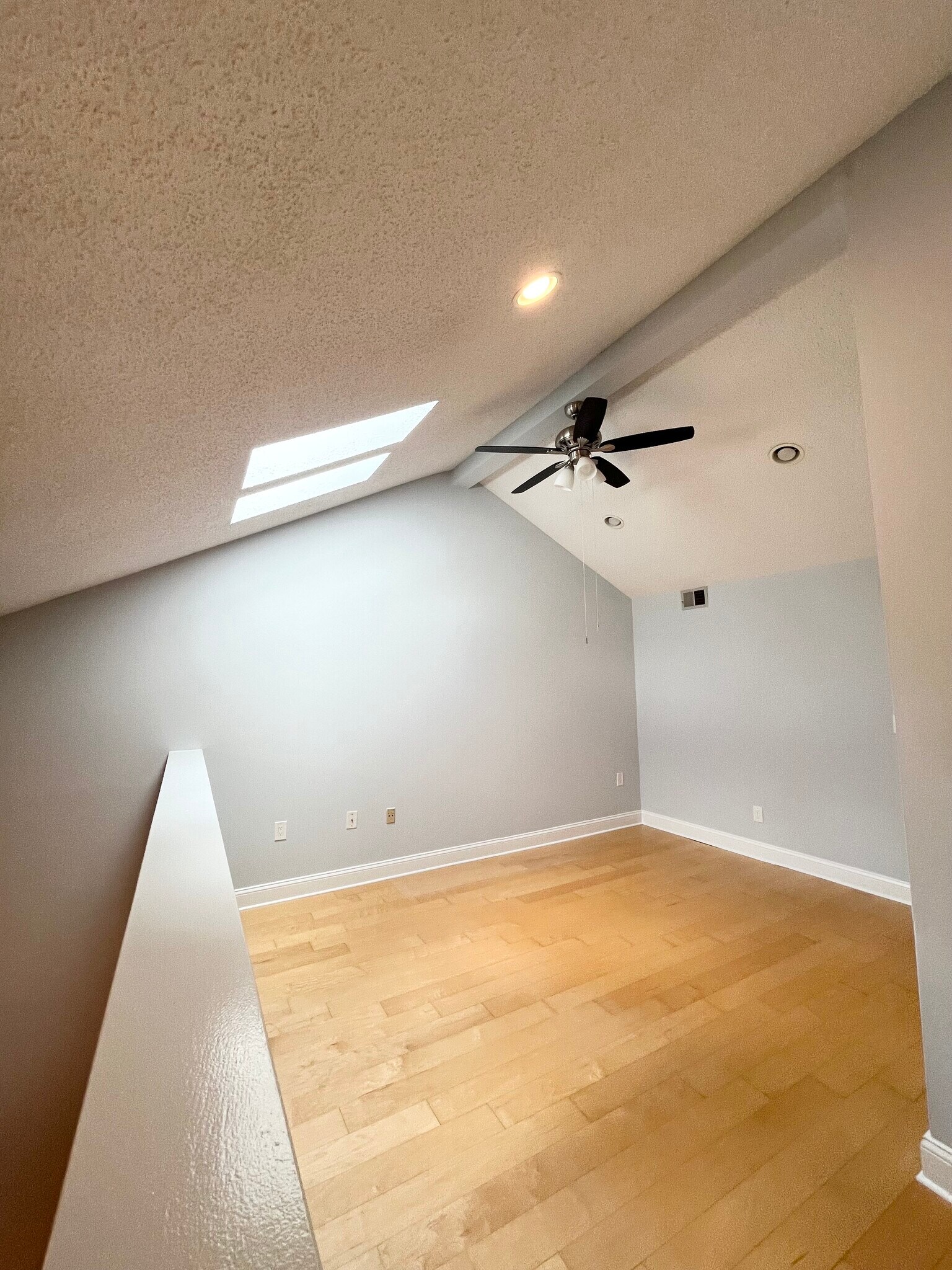Building Photo - 356 Sunshine Ct