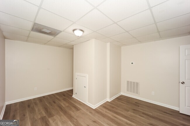 Building Photo - 1479 Steam Engine Way NE