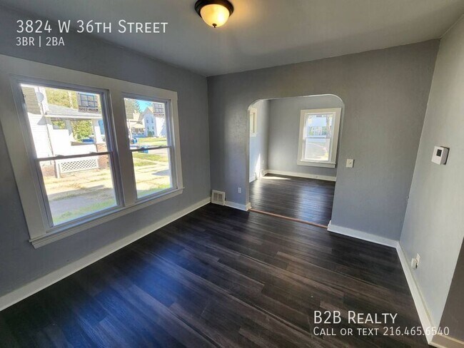 Building Photo - 3824 W 36th St