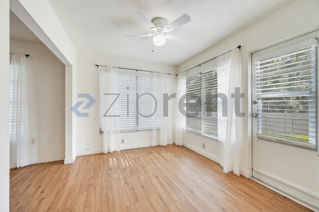 Building Photo - 1624 Whitehead Dr