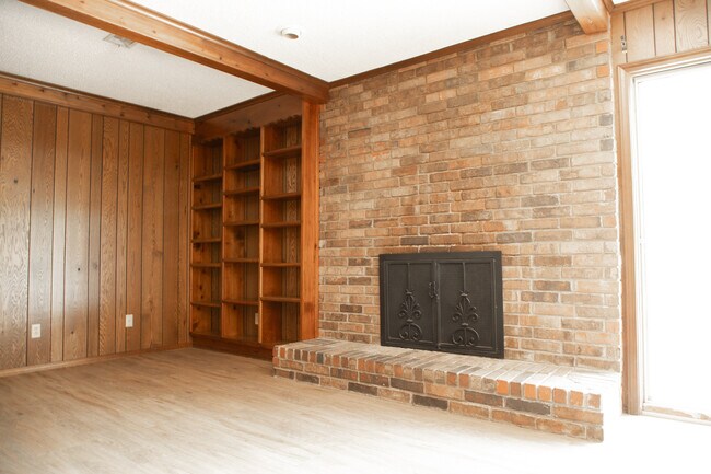 Building Photo - 2510 Church St