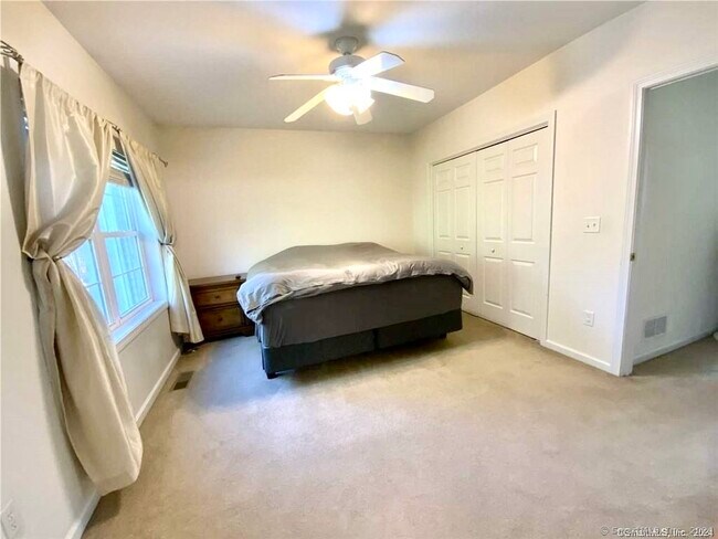 Building Photo - 30 Songbird Ln