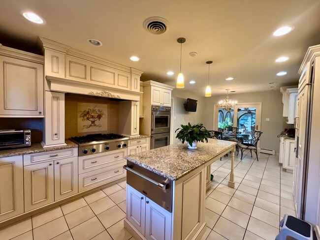 Building Photo - Gorgeous 4 bed 5 bath Luxury rental in Cherry Hills Village!