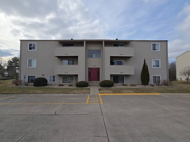 Primary Photo - 2-Bedroom Apartment in Southwest Champaign