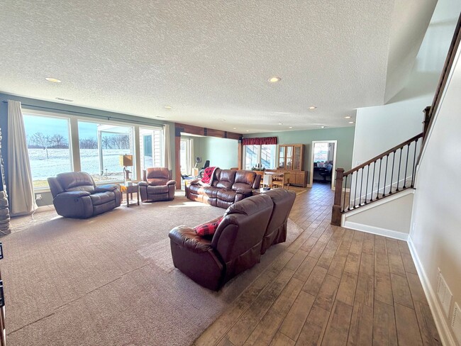 Building Photo - MUST SEE!  Gorgeous - Fully Furnished - New Construction Home in Delano.  No Detail Left To Be De...