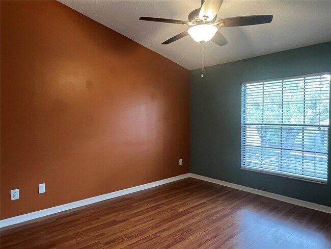 Building Photo - 2155 Elm St