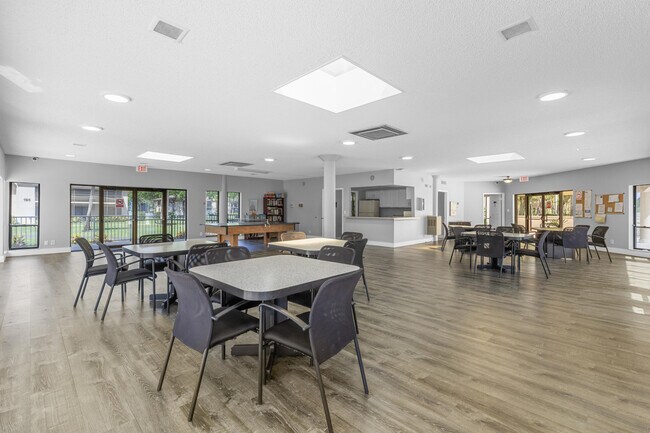 Building Photo - 171 Deer Creek Blvd