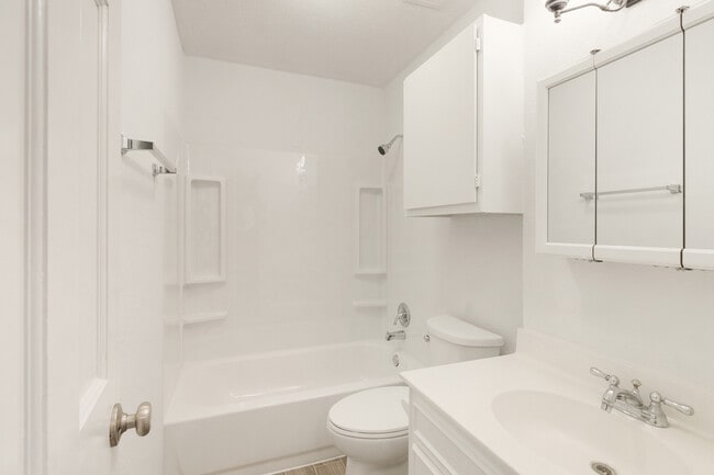 Building Photo - 6209 Middleham Pl