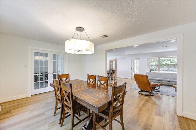 Building Photo - 1210 Shannon Valley Dr