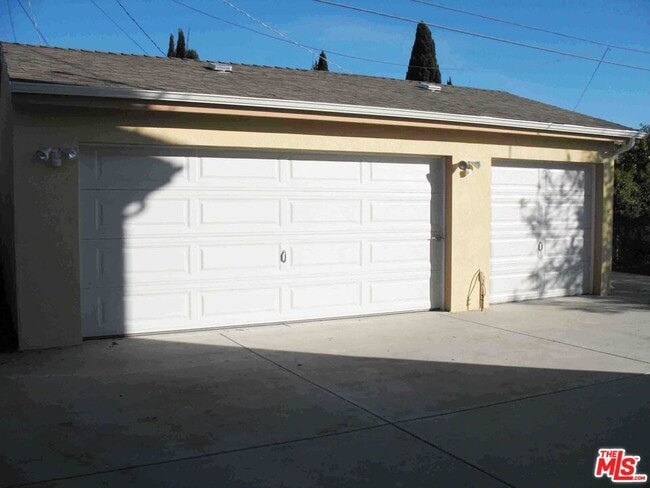 Building Photo - 7216 10th Ave