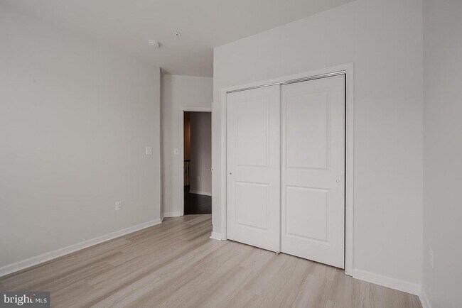 Building Photo - 23654 Hopewell Manor Terrace