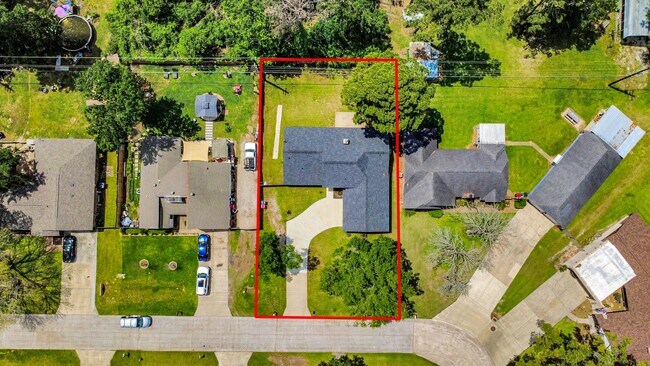 Building Photo - 7427 Willow Oak Dr