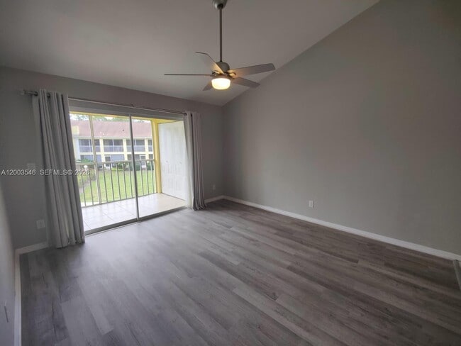 Building Photo - 2668 Kings Lake Blvd