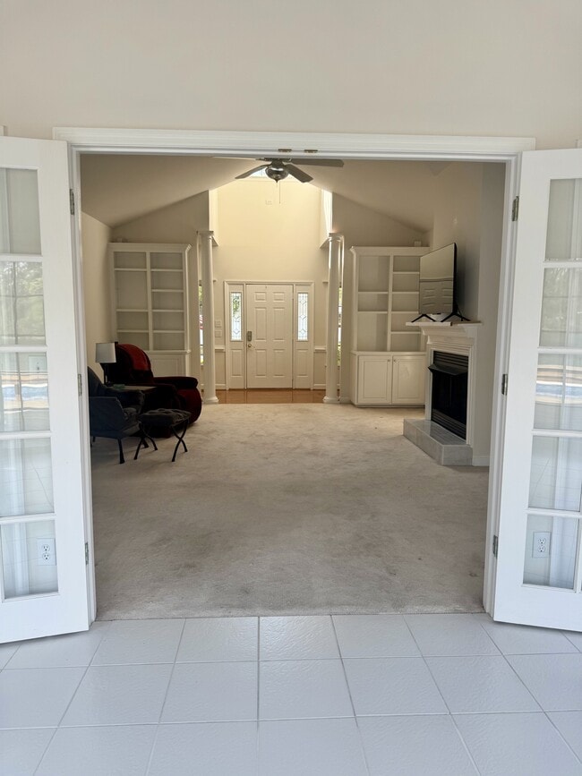Building Photo - 513 Alexis Dr