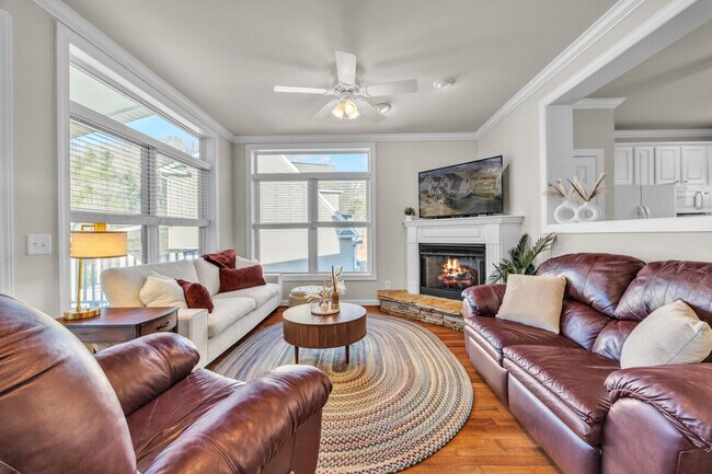 Building Photo - 270 Creatwood Trail