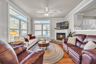 Building Photo - 270 Creatwood Trail