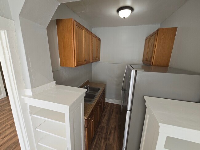 Building Photo - 4751 N Monticello Ave