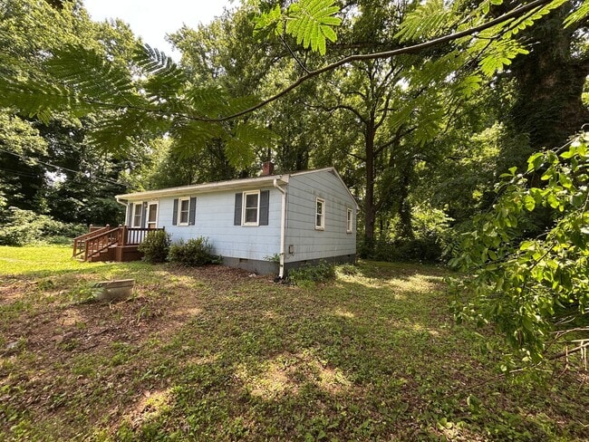Building Photo - 4403 Edgemore Rd