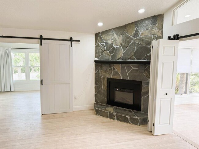 Building Photo - 4560 Rickover Ct