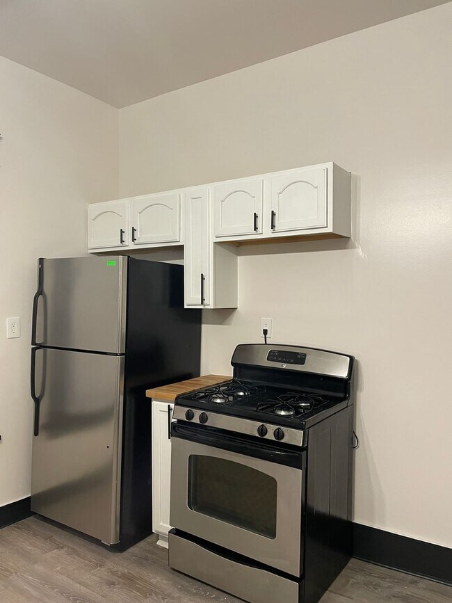 Building Photo - 2045 N Hubbard St