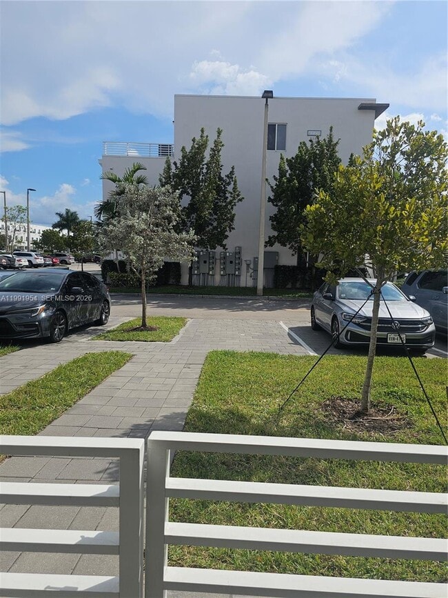 Building Photo - 10250 NW 66th St