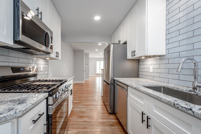 Building Photo - 1600 Elmwood Ave