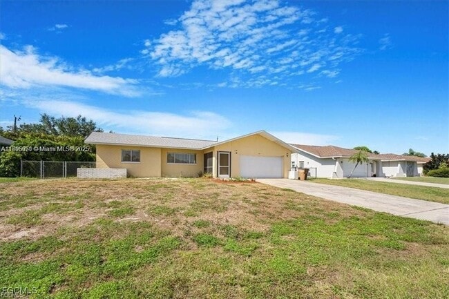 Building Photo - 915 SE 20th St