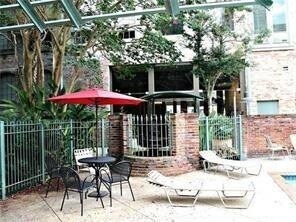 Building Photo - 920 Poeyfarre St