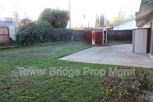 Building Photo - 10666 Van Stralen Way