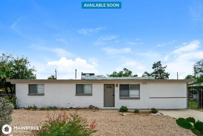 Primary Photo - 3232 E STALLION LN, TUCSON, AZ 85739