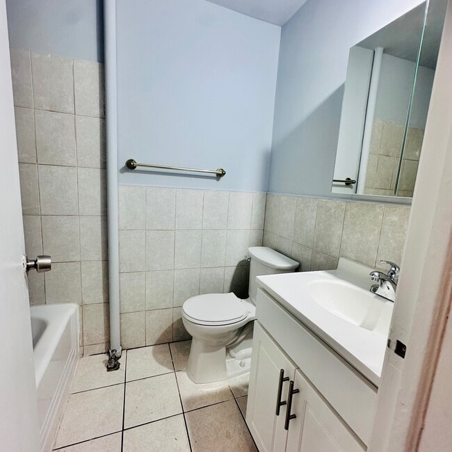 Building Photo - 706 Washington Ave