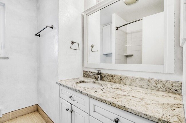 Building Photo - Beautifully Updated West Highland Home Near Sloan’s Lake