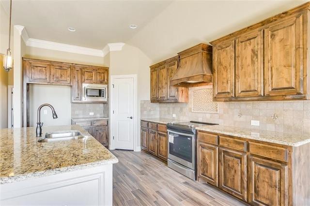 Building Photo - 320 Oar Wood Dr