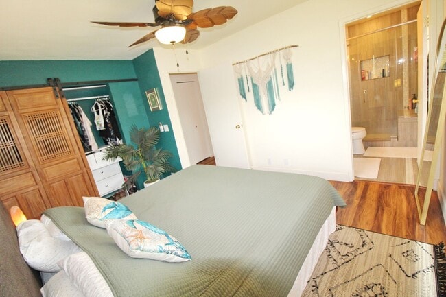 Building Photo - Stand-alone, Remodeled, Tastefully Furnished and Decorated 3Bed/2Bath Home in Southpointe with a ...