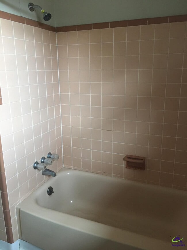 Building Photo - 104 Biltmore Terrace