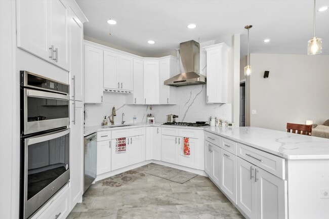 Building Photo - 2227 Avalon Ct S
