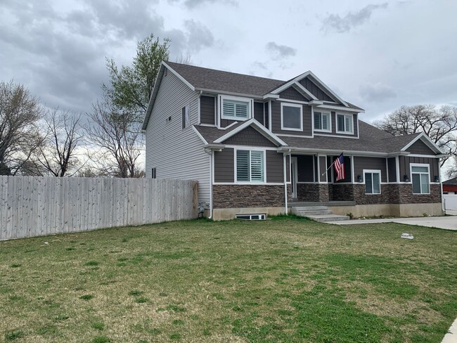 Building Photo - Beautiful 5 Bed/3.5 bath in Bountiful!