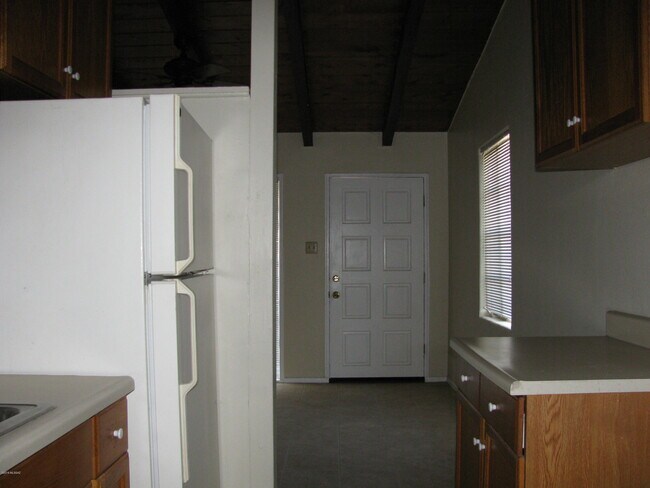 Building Photo - 2722 N Warren Ave