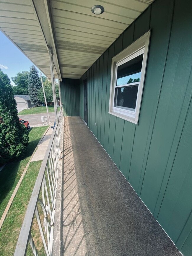 Building Photo - 3 bedroom - 2.5 bathroom - Single Family Home