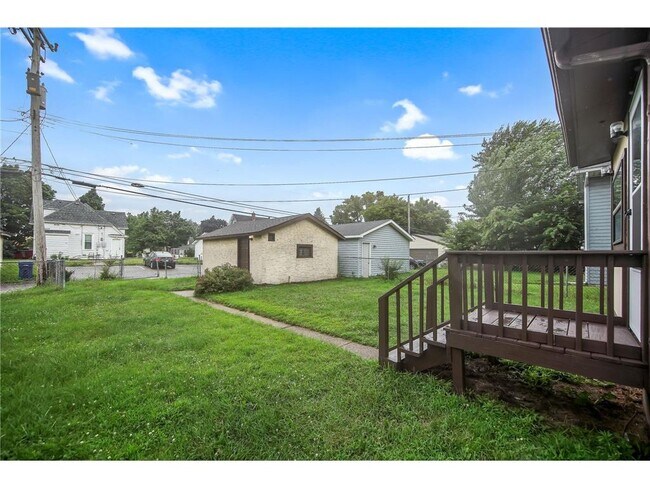 Building Photo - 804 Hawthorne Ave E