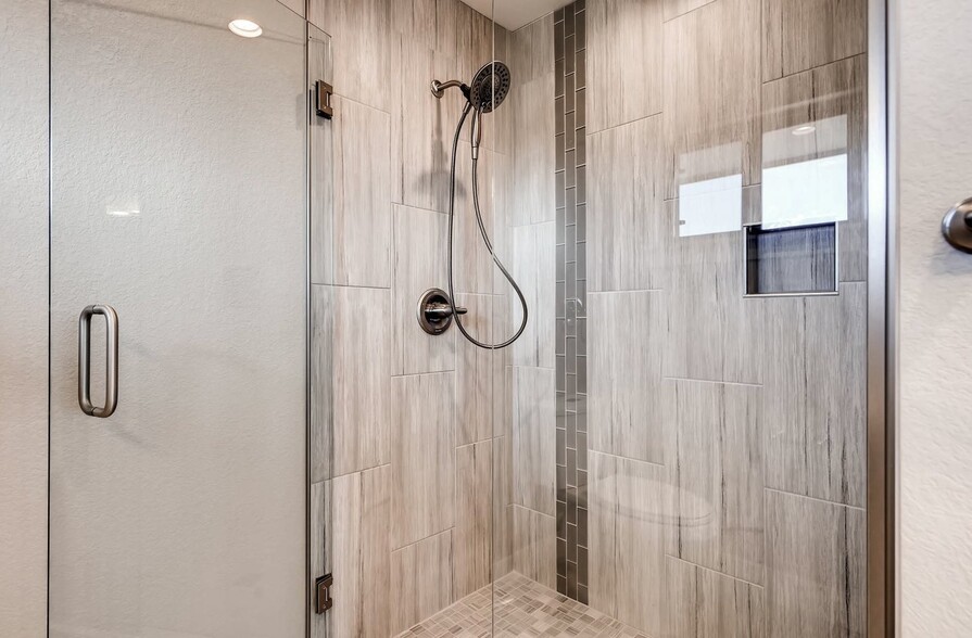 MAIN SHOWER - 3508 Dogwood Ave