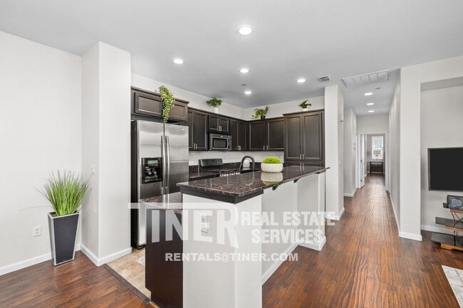 Building Photo - 506 Monet Ln