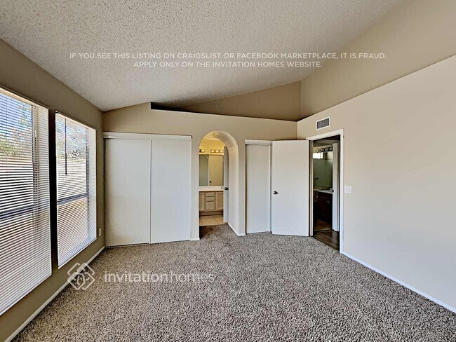Building Photo - 8414 W Windrose Dr