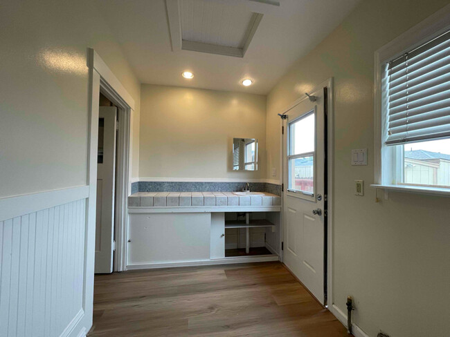 Building Photo - 33711 Railroad Ave