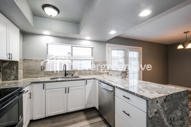 Building Photo - 4637 N 21st Ave