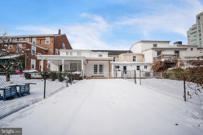 Building Photo - 125 Ford St