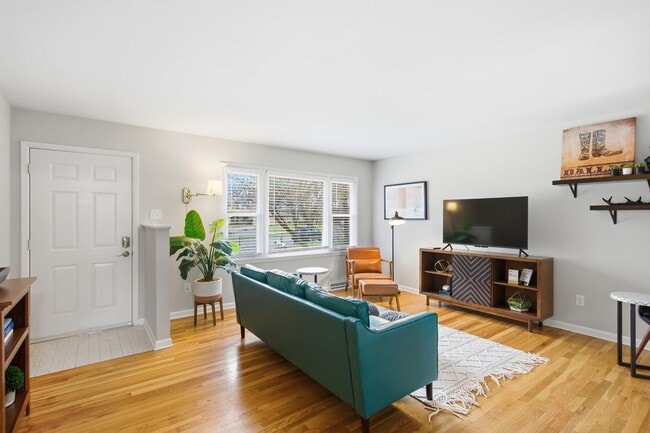 Building Photo - 2609 Wee Wynd