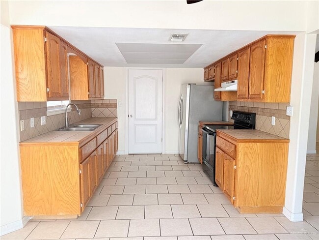 Building Photo - 12 Eagle Ave